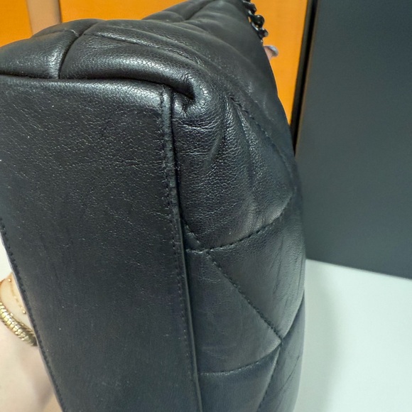 Saint Laurent Black Quilted Leather Lou Lou toy crossbody bag - Picture 9 of 16